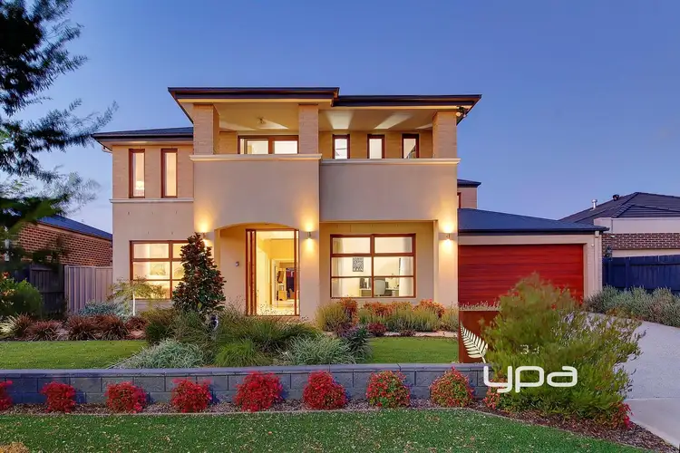 33 Litchfield Way, Taylors Hill VIC 3037