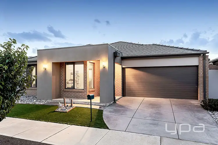 15 Troidini Entrance, Mickleham VIC 3064