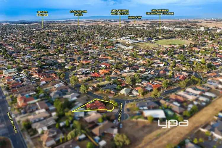 Third view of Homely house listing, 2 Henley Court, Craigieburn VIC 3064