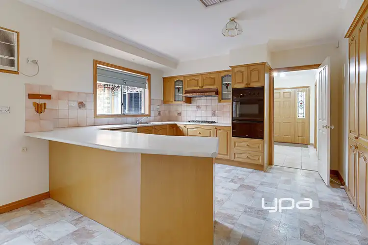 Fifth view of Homely house listing, 2 Henley Court, Craigieburn VIC 3064
