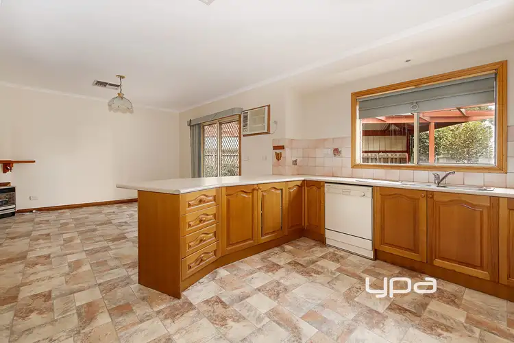 Sixth view of Homely house listing, 2 Henley Court, Craigieburn VIC 3064