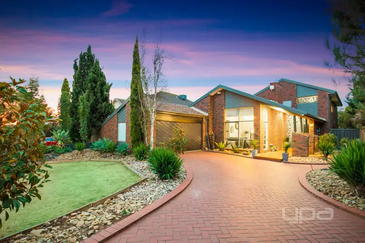 20 Santa Monica Drive, Taylors Lakes VIC 3038