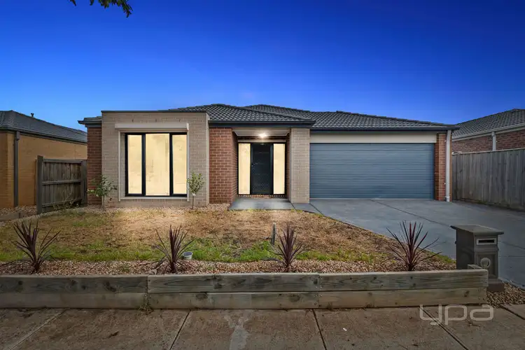 11 Blue Gum Drive, Brookfield VIC 3338
