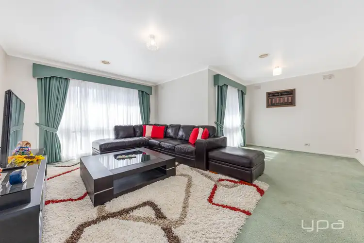 Second view of Homely house listing, 8 Newark Court, Albanvale VIC 3021