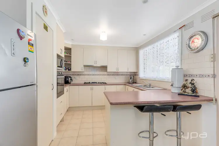 Fourth view of Homely house listing, 8 Newark Court, Albanvale VIC 3021