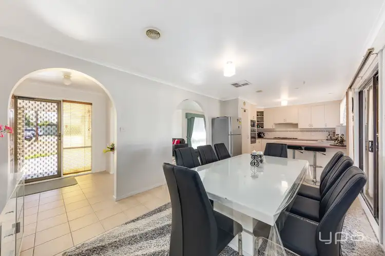 Fifth view of Homely house listing, 8 Newark Court, Albanvale VIC 3021