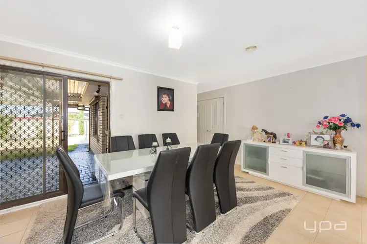 Sixth view of Homely house listing, 8 Newark Court, Albanvale VIC 3021