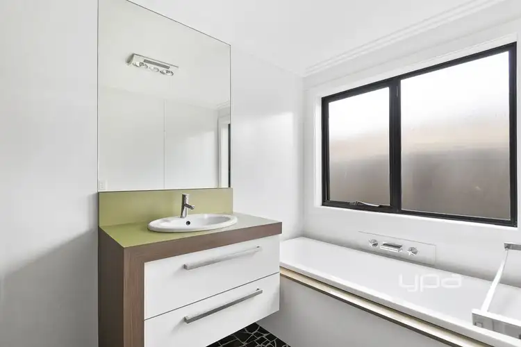 Sixth view of Homely house listing, 4 Ruyton Court, Sunbury VIC 3429