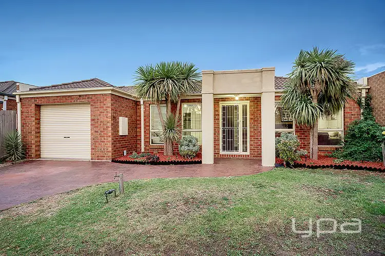 5 Athol Avenue, Roxburgh Park VIC 3064