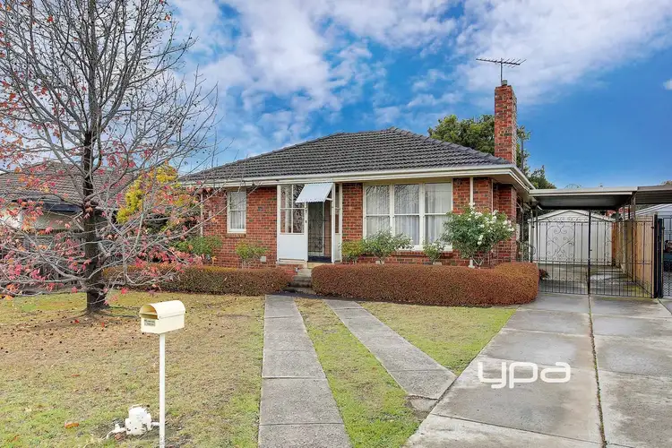 7 Charlton Crescent, Reservoir VIC 3073