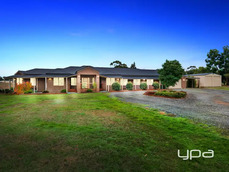 33 Connor Court, Ballan VIC 3342