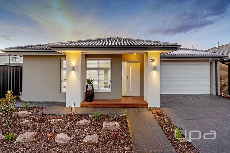 38 Kangaroo Road, Craigieburn VIC 3064