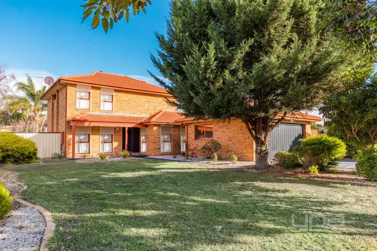 111 Chichester Drive, Taylors Lakes VIC 3038