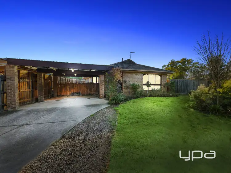 2 Wyatt Place, Melton West VIC 3337