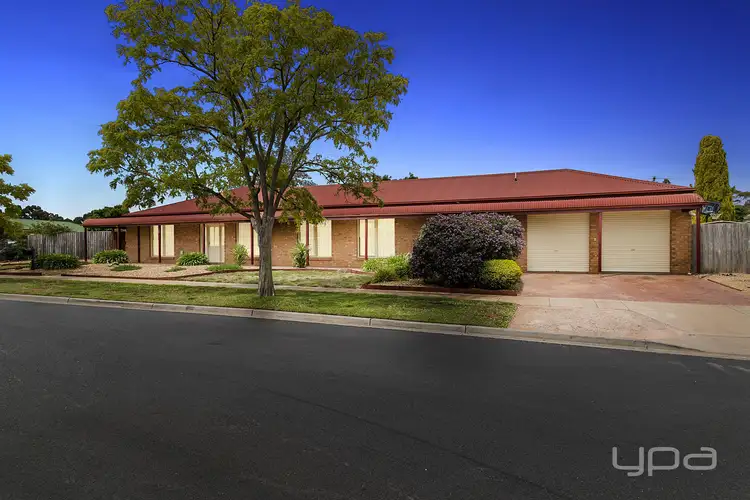 8 Luisa Court, Brookfield VIC 3338