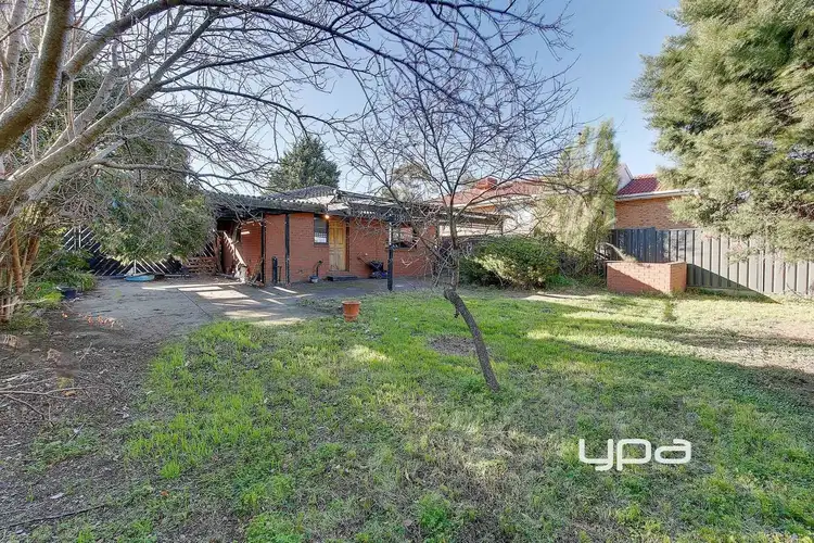 Seventh view of Homely house listing, 4 Pinnaroo Circuit, Meadow Heights VIC 3048