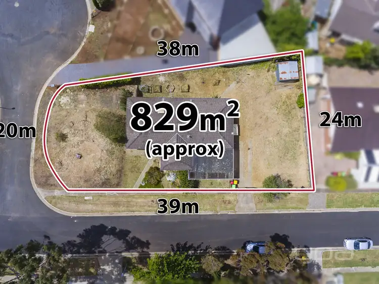 15 Empress Way, Melton West VIC 3337