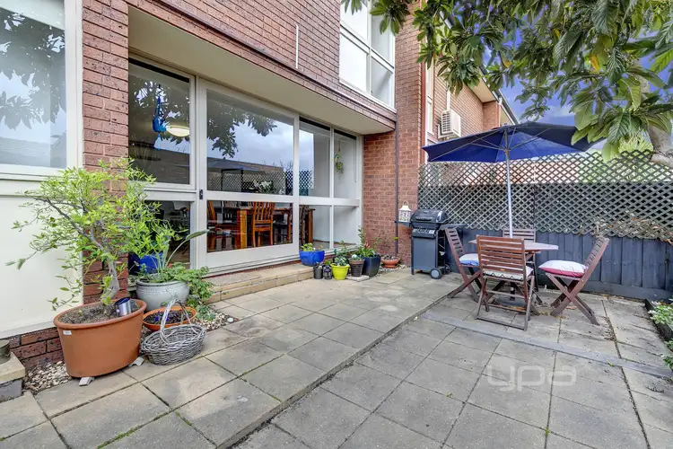 3/7 Warrigal Road, Hughesdale VIC 3166