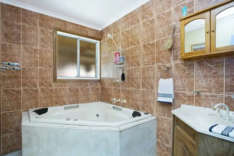 Fifth view of Homely house listing, 10 Lindsay Avenue, Sunbury VIC 3429