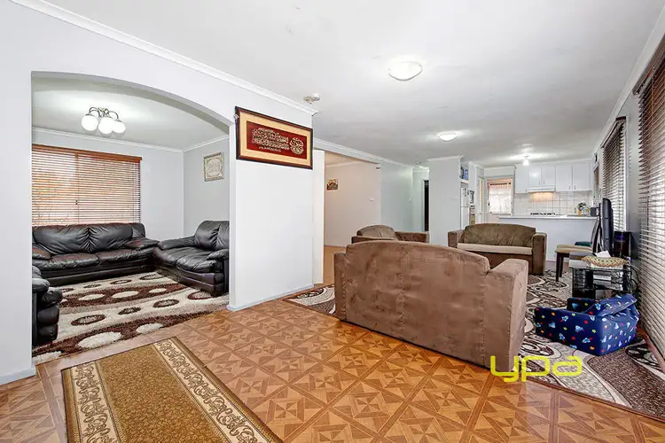 Fifth view of Homely house listing, 27 Fuschia Place, Meadow Heights VIC 3048