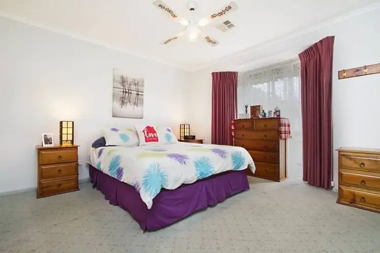 Seventh view of Homely house listing, 25 Strathearn Drive, Sunbury VIC 3429
