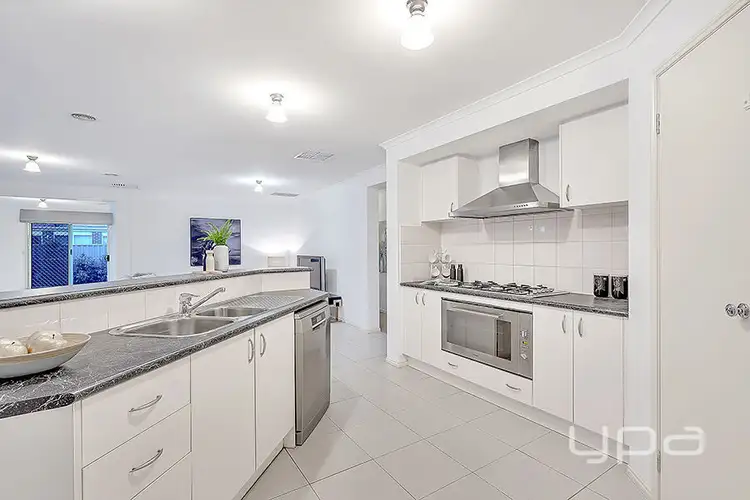 Fifth view of Homely house listing, 7 Chelsworth Loop, Craigieburn VIC 3064