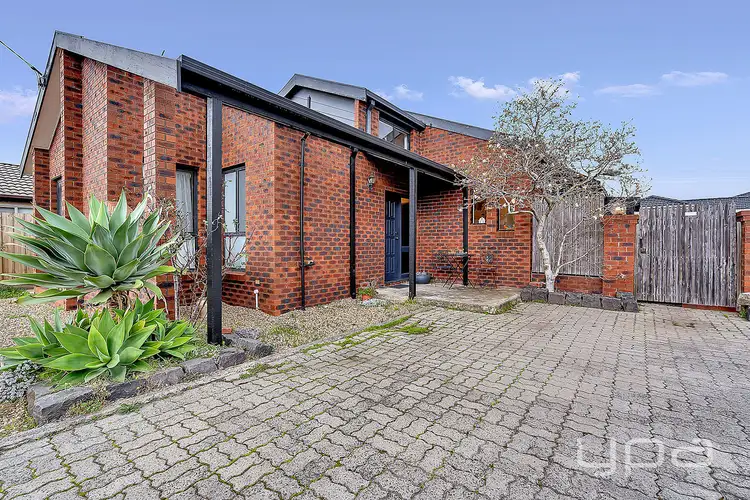 Second view of Homely house listing, 5 Kelsey Court, Craigieburn VIC 3064