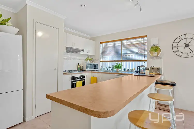 Fourth view of Homely house listing, 17 Castlebury Place, Craigieburn VIC 3064
