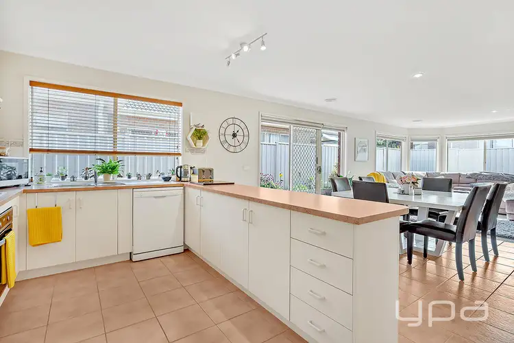 Fifth view of Homely house listing, 17 Castlebury Place, Craigieburn VIC 3064