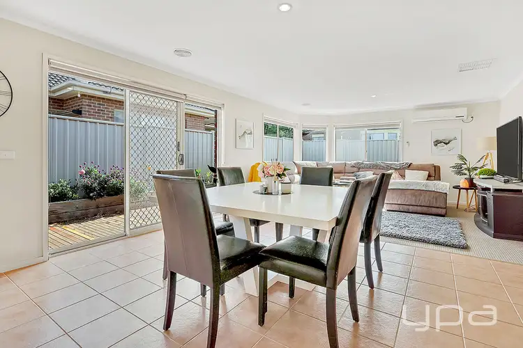 Sixth view of Homely house listing, 17 Castlebury Place, Craigieburn VIC 3064