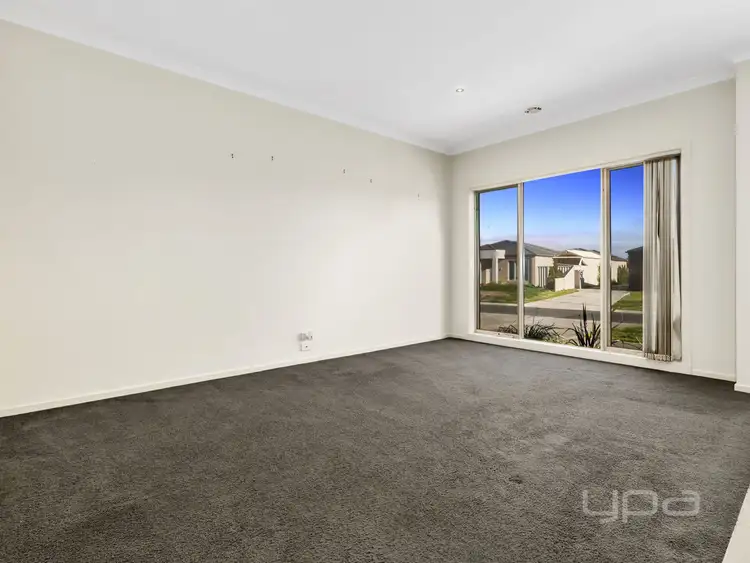 Second view of Homely unit listing, 2/2 Fishburn Grove, Harkness VIC 3337