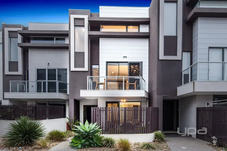 9/25 Boathouse Drive, Caroline Springs VIC 3023