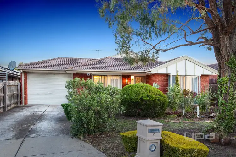 9 Darriwill Close, Delahey VIC 3037