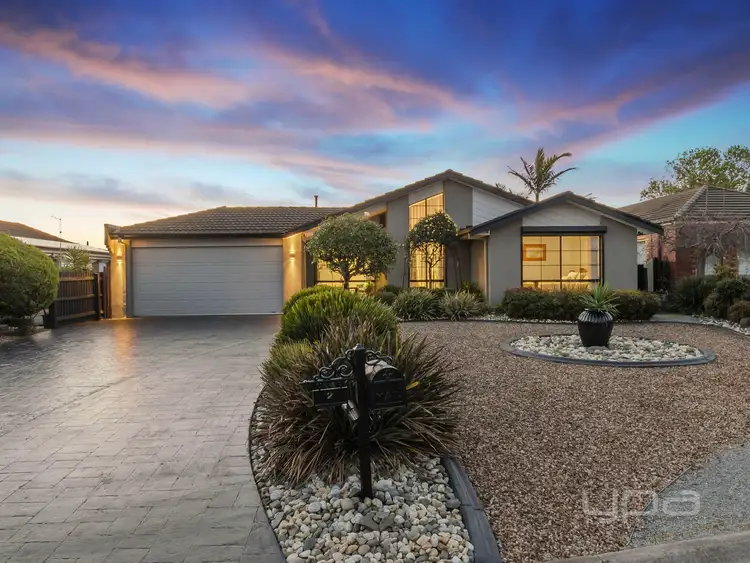 2 Paterson Court, Brookfield VIC 3338