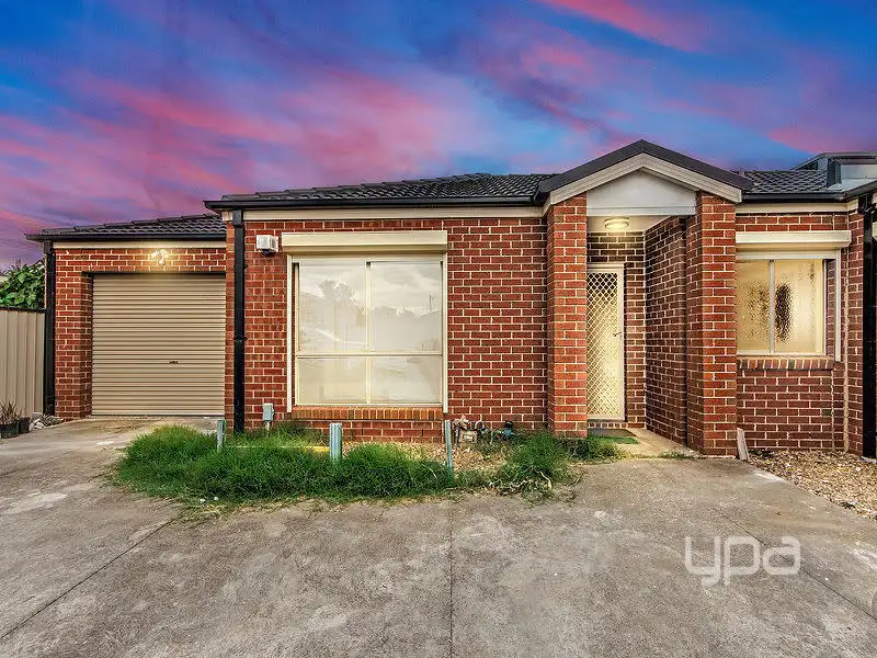 Main view of Homely unit listing, 2/28 Elizabeth Street, St Albans VIC 3021