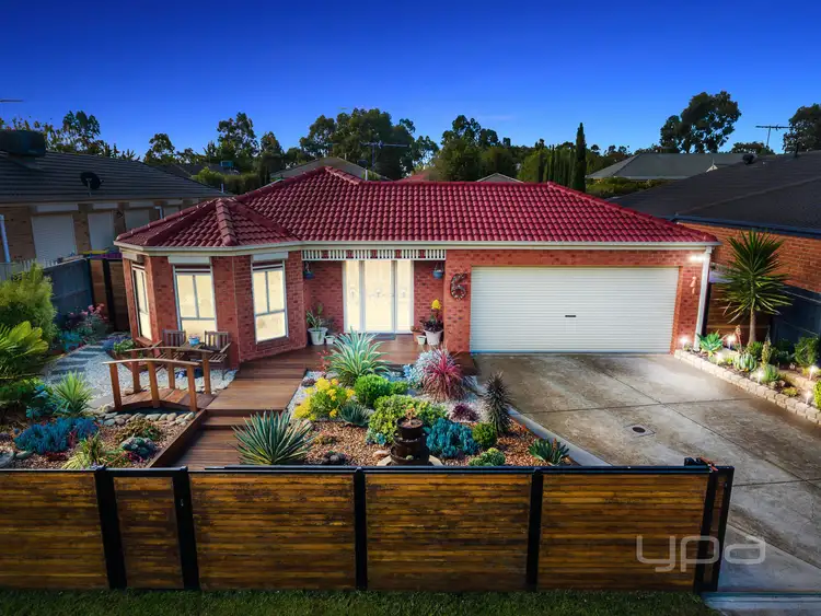 6 Viviannes Way, Melton VIC 3337