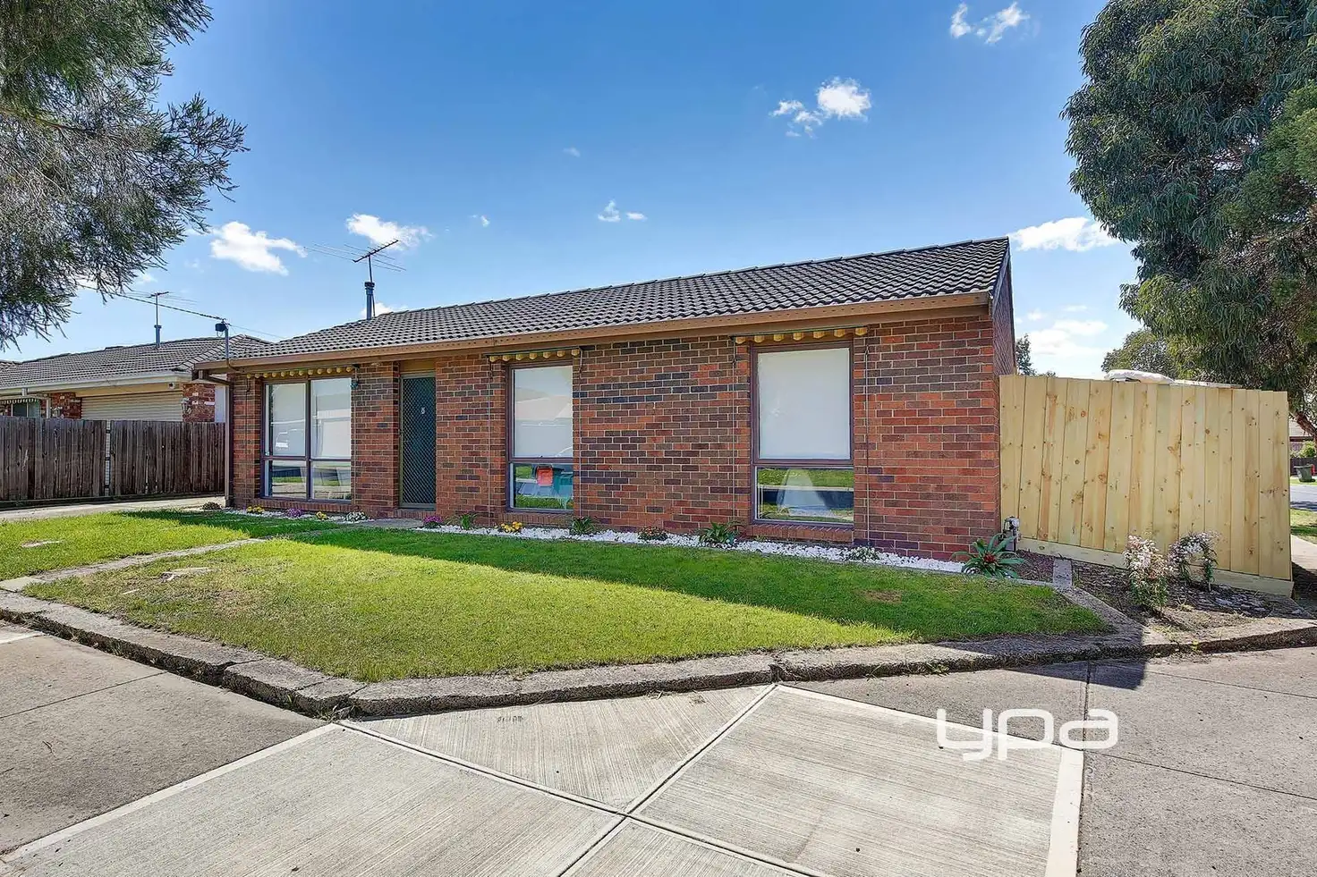 Main view of Homely house listing, 2 Ipswich Place, Craigieburn VIC 3064