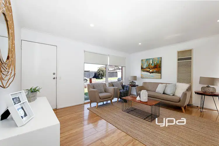 Sixth view of Homely house listing, 2 Ipswich Place, Craigieburn VIC 3064