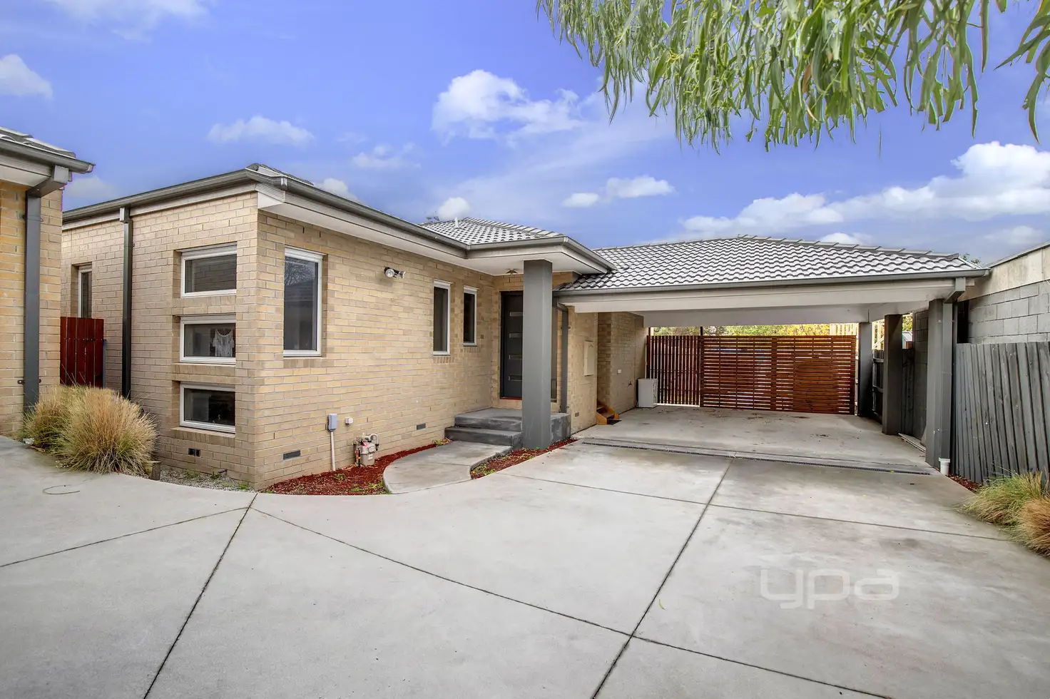 Main view of Homely townhouse listing, 2/314 Eastbourne Road, Rosebud VIC 3939