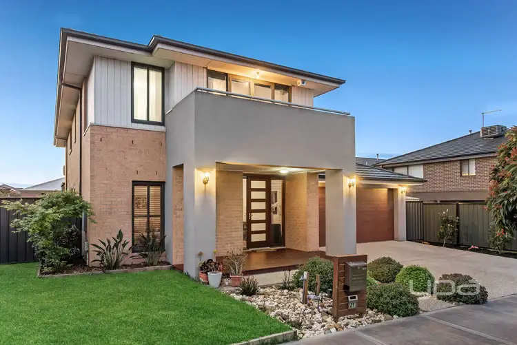 21 Clopton Rise, Craigieburn VIC 3064