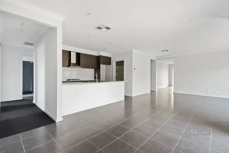 Seventh view of Homely house listing, 39 Treeve Parkway, Werribee VIC 3030
