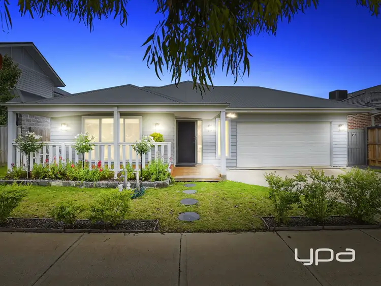 24 Lauriston Drive, Eynesbury VIC 3338