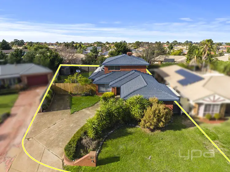 12 Becker Close, Melton West VIC 3337