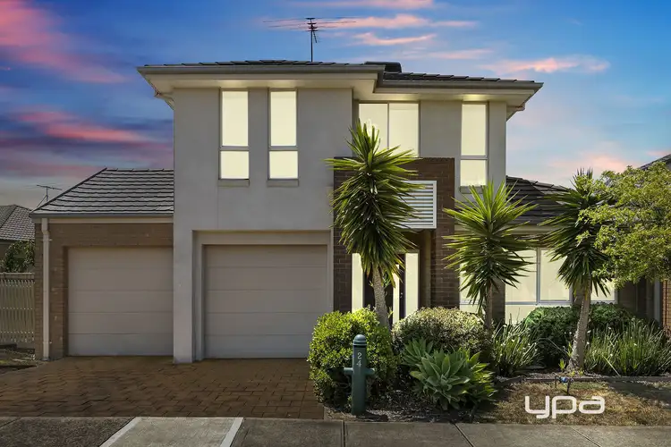24 Garnet Way, Taylors Hill VIC 3037