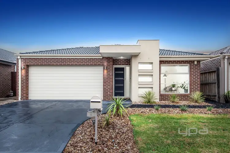 8 Dawkins  Avenue, Fraser Rise VIC 3336