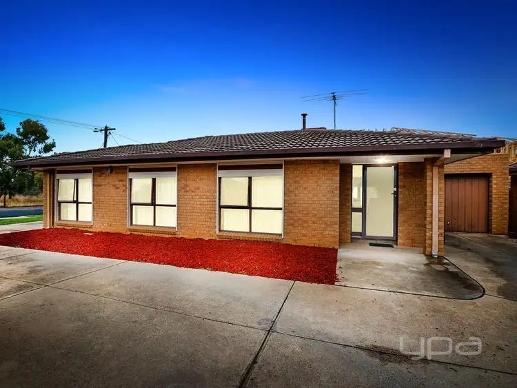 1/22 Creek Street, Melton South VIC 3338