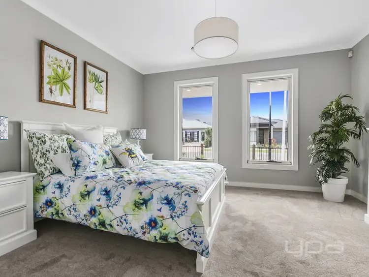 Second view of Homely house listing, 5 Lincolnshire Drive, Thornhill Park VIC 3335