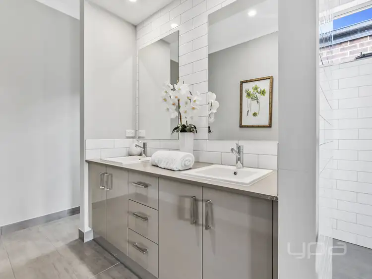 Third view of Homely house listing, 5 Lincolnshire Drive, Thornhill Park VIC 3335