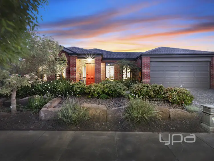 21 Leichardt Drive, Manor Lakes VIC 3024