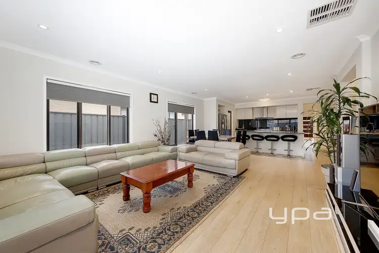 Second view of Homely house listing, 5 Merrica Court, Craigieburn VIC 3064